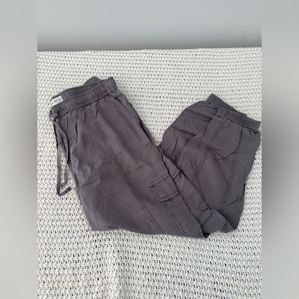Knox Rose Cargo Capris - Size Medium